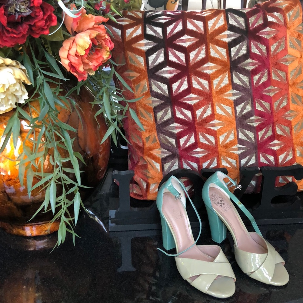 Vince Camuto pumps
